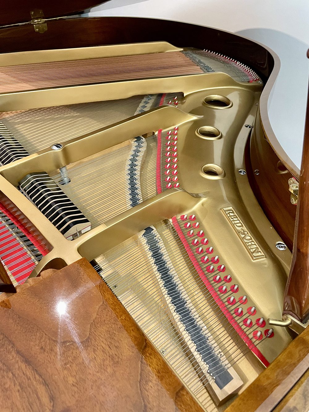 Baby grand piano - Reid Sohn - Image 7