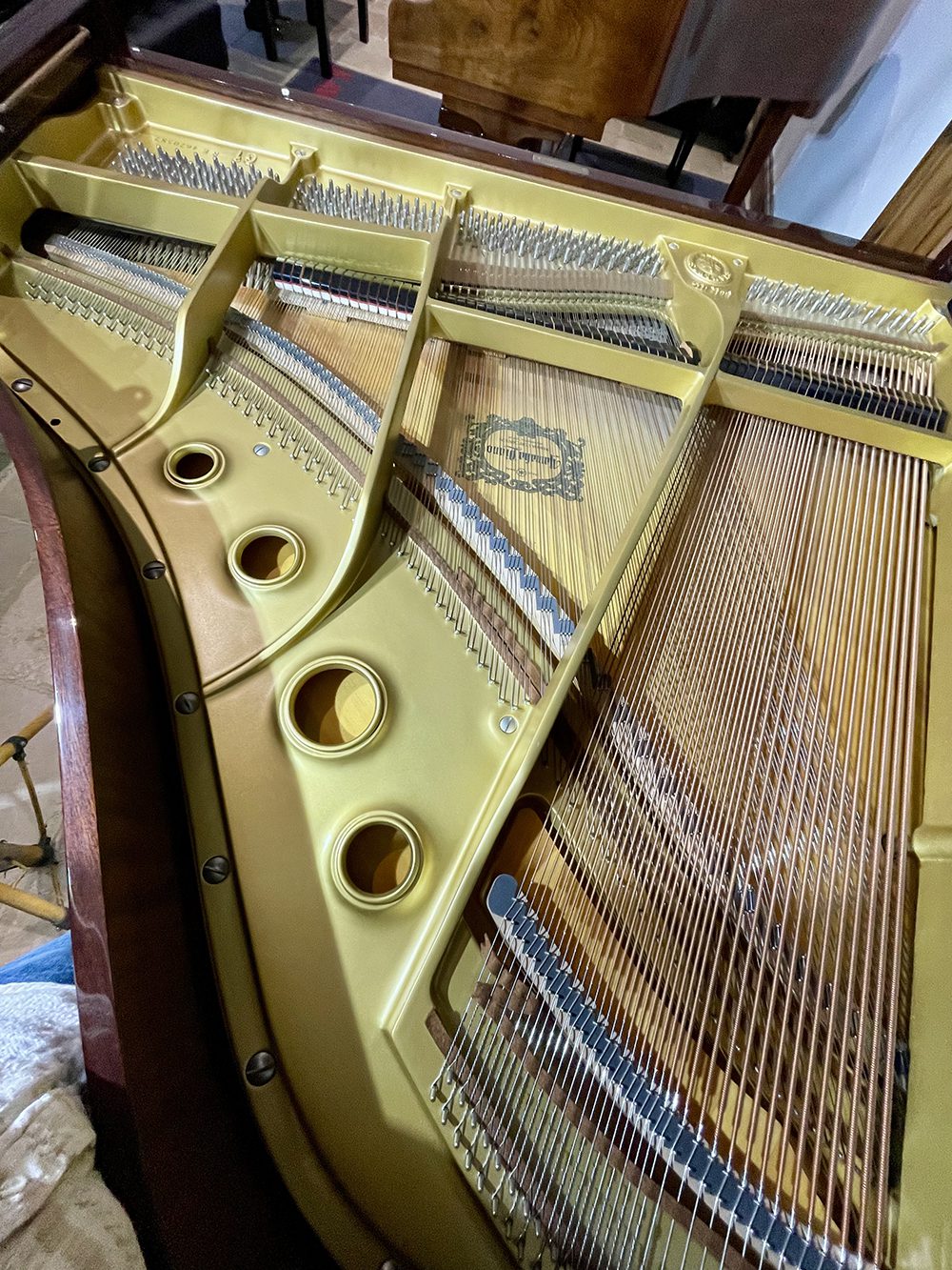 Yamaha G1 baby grand piano in mahogany - Image 9