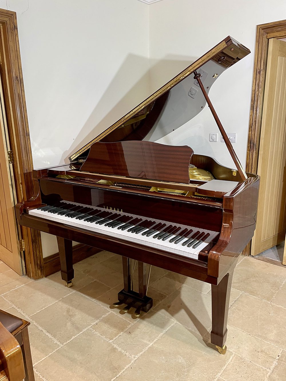 Yamaha G1 baby grand piano in mahogany - Image 3