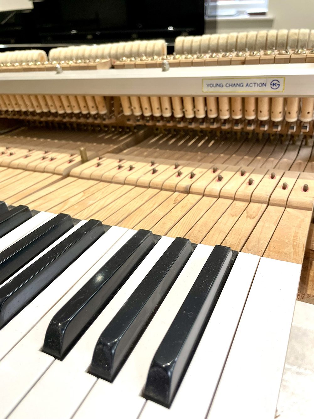 Young Chang baby grand piano - Image 10
