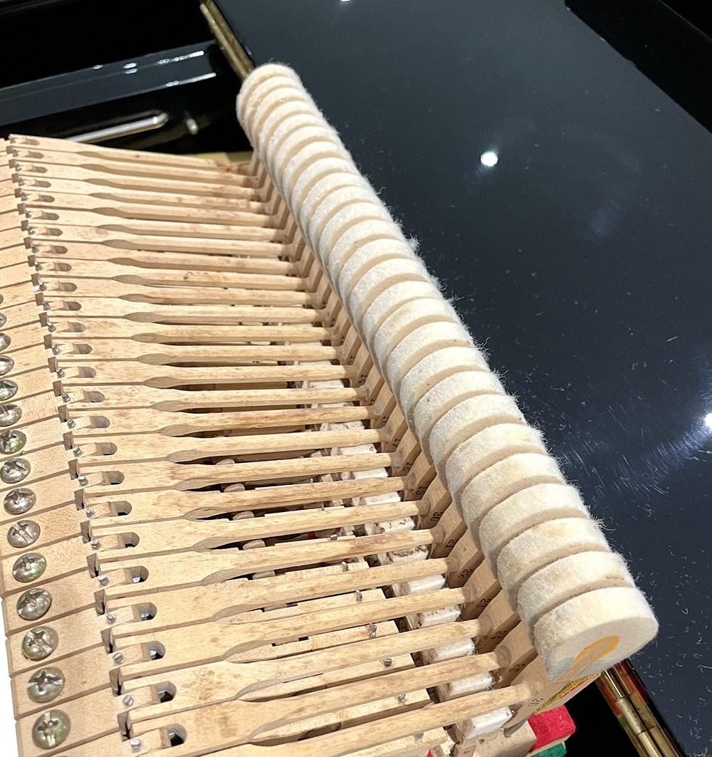 Young Chang baby grand piano - Image 11