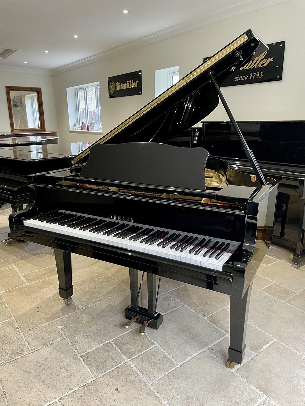 Yamaha G2 baby grand in high gloss black - Image 3