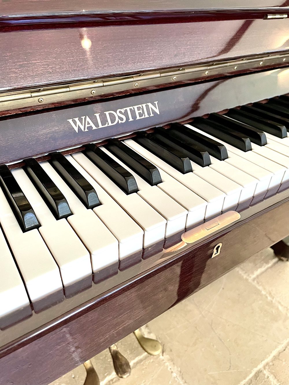 Waldstein upright piano in high gloss Mahogany - Image 3